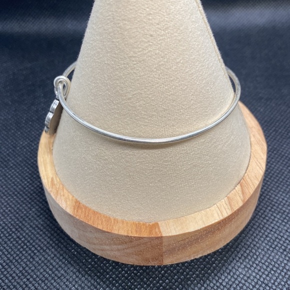 💜ALEX AND ANI💜 Healing Love Flower
Charm Bangle in Rafaelian Silver/EUC - Picture 7 of 8